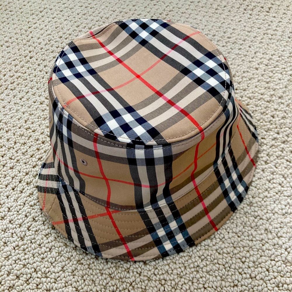 Burberry vintage check bucket hat